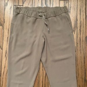 Lululemon On the Fly Crop Pant Size 12